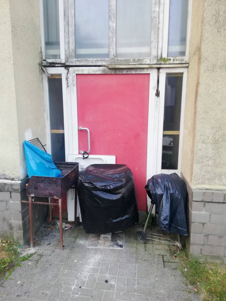 Vorher: offener Hauseingang